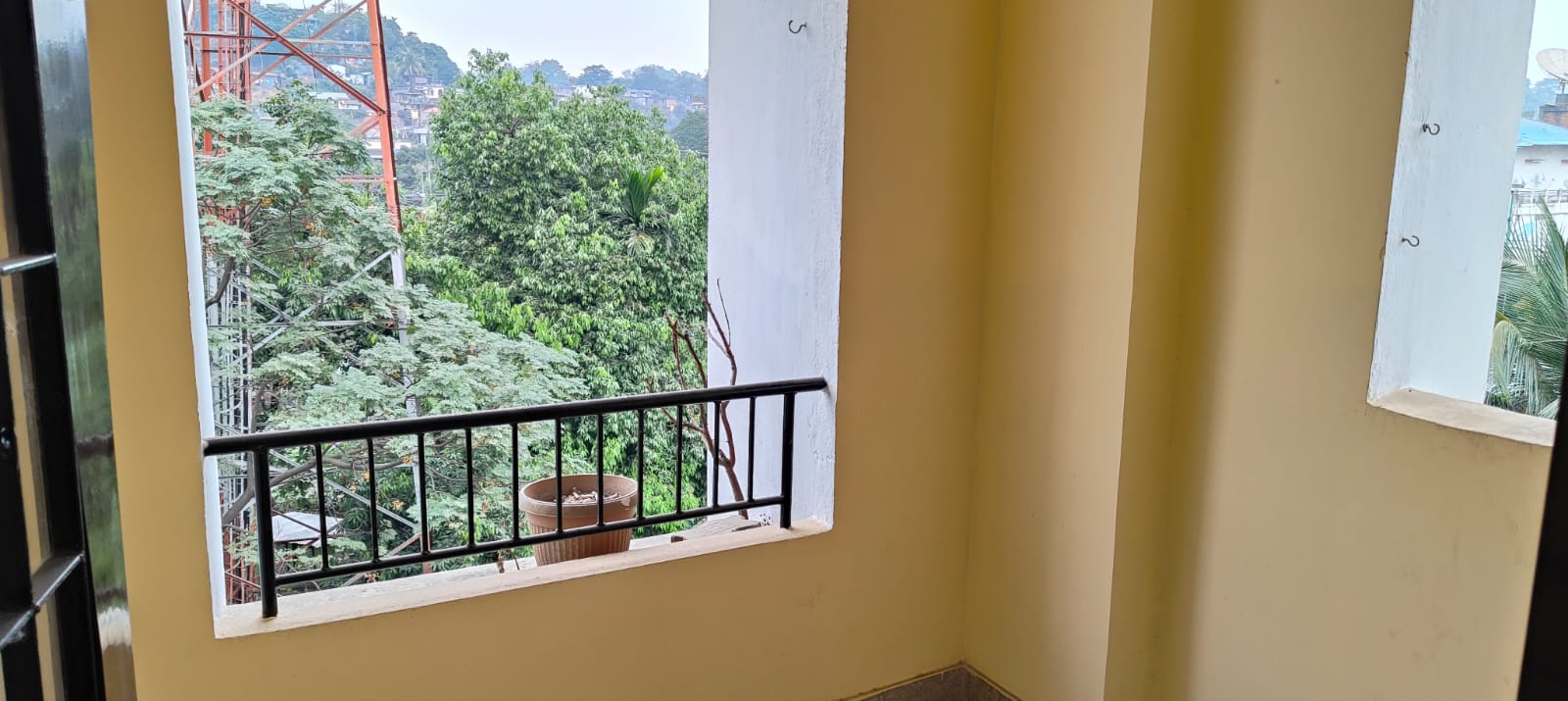 Semi Furnished 3bhk in Ratnagiri Rd, Bamunimaidan, Guwahati, Assam 781021, India for Rent